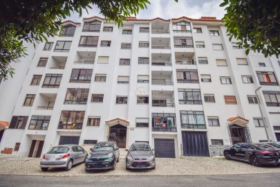 Apartment 2 Bedrooms in São Domingos de Rana