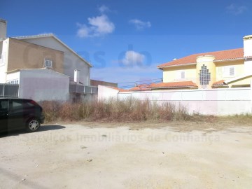 Terreno em Charneca de Caparica e Sobreda