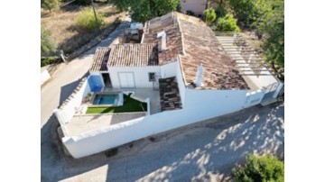 Renovated 3 Bedroom Villa with Terrace and Jacuzzi