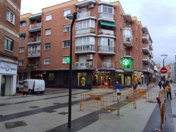 Piso 4 Habitaciones en San Isidro - Los Almendros