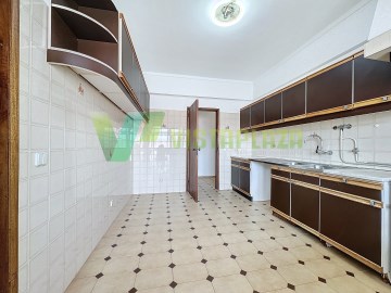 2 Bedroom Apartment in the Center of Portimão, To 