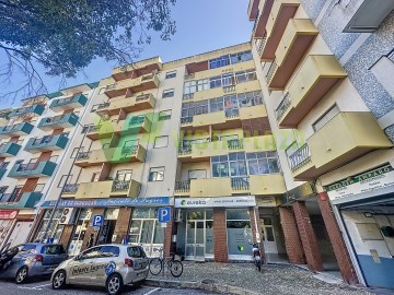 2 Bedroom Apartment in Portimão, To be refurbished