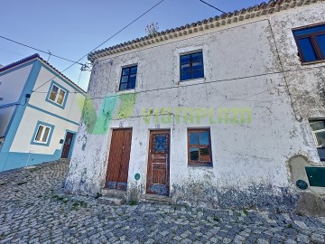 House in the Center of Monchique to Restore (3)