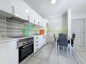 Renovated 1 Bedroom Apartment, With Backyard, in t