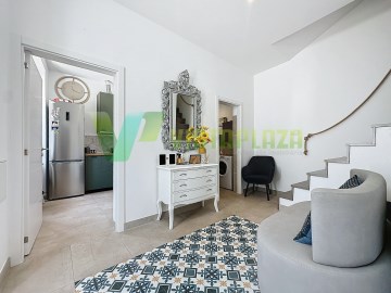 Renovated Two Bedroom House in the Center of Porti