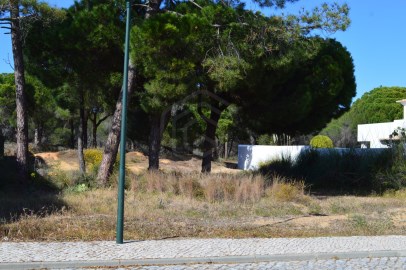 Terreno urbano perto da Praia