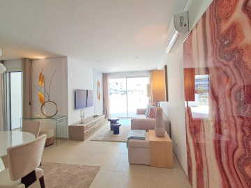 Apartamentos de 2 dormitorios, condominio con pisc