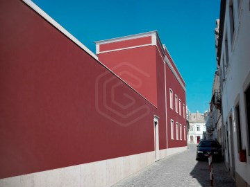 Algarve, Faro, sells apartment in private condomin