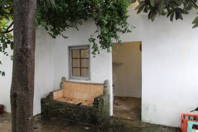 3 Bedroom Villa to restore in the centre of Odiaxe