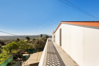 Detached T4 house in Benafim, balcony