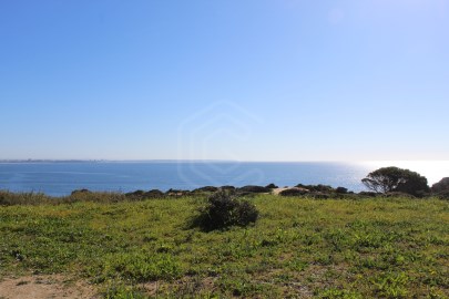 Terreno misto com 2 ruinas, Ponta da Piedade, Lago