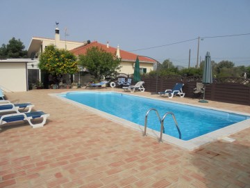 Moradia T4 com piscina em Tavira, piscina