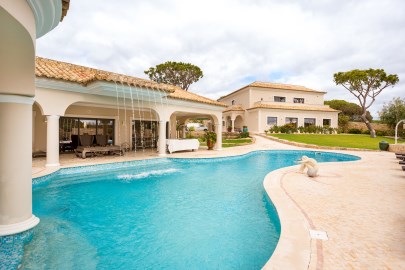 Magnificent detached house T4+1 in Fonte Santa