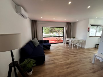 Apartamento T1 totalmente renovado com vista Golfe