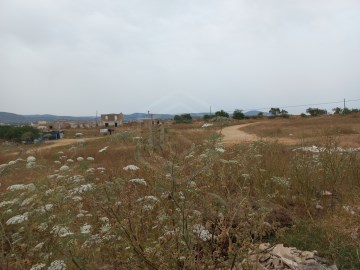Terreno misto para venda na zona do Cerro do Bruxo