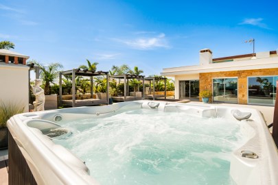 Penthouse de 3 chambres avec vue sur la mer, jardi