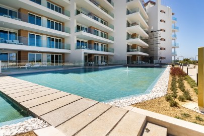 Apartamento T2 na primeira linha da praia em Empre