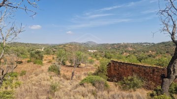 Lote de Terreno com Projeto Aprovado para Moradia 