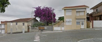 House 3 Bedrooms in Castêlo da Maia