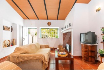 House 3 Bedrooms in Vaiamonte