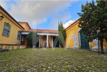 Country homes 3 Bedrooms in Dois Portos e Runa