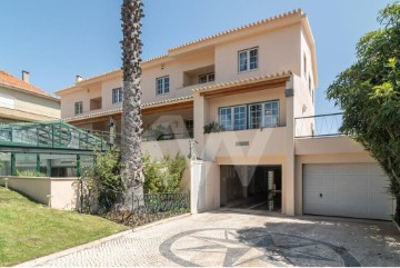 House 7 Bedrooms in Alvalade