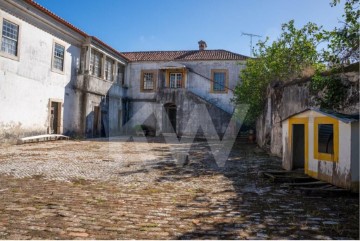 Immeuble à Nossa Senhora do Pópulo, Coto e São Gregório