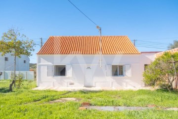 House 3 Bedrooms in Aljezur