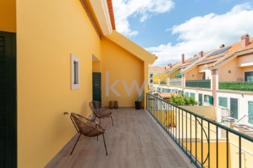 House 4 Bedrooms in Alcochete