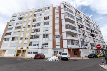 Apartment 2 Bedrooms in Oeiras e São Julião da Barra, Paço de Arcos e Caxias