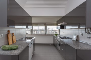 Apartment 3 Bedrooms in Alvalade