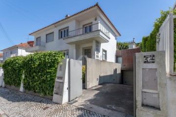 House 3 Bedrooms in Alvalade