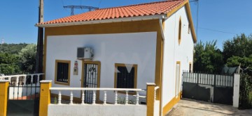 House 2 Bedrooms in Abrantes (São Vicente e São João) e Alferrarede