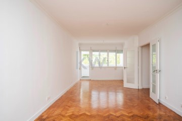 Apartment 3 Bedrooms in Alvalade