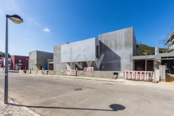 Maison 4 Chambres à Lousa