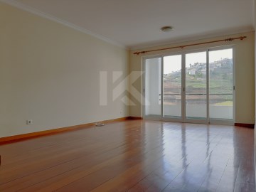 Apartamento T2 - São Martinho - Sala de estar e ja