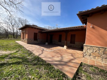 Country homes 4 Bedrooms in Candeleda