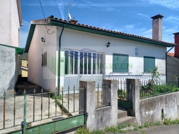 House 1 Bedroom in Silva Escura e Dornelas