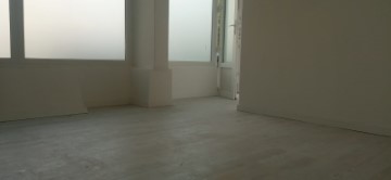 Loja c/ 2 pisos remodelado - Laranjeiro, Almada