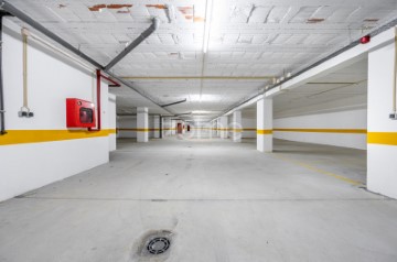 Parqueamento/Garagem