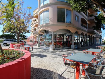 Restaurante/Pastelaria para venda em Quarteira.