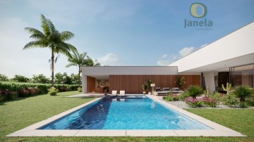House 4 Bedrooms in Mexilhoeira Grande