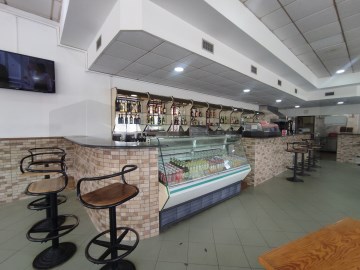 Café/ Snack Bar em zona central de Esgueira para t