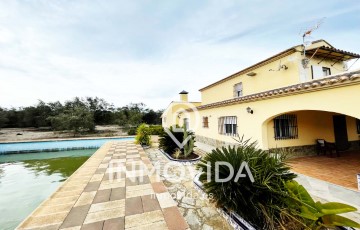 House 4 Bedrooms in Enguera