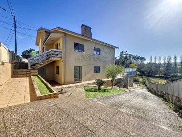 Maison 4 Chambres à Pedroso e Seixezelo