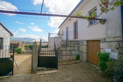 2 houses for sale, located in the parish of Barbei