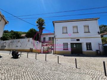 Locaux commerciaux à São João Baptista e Santa Maria dos Olivais