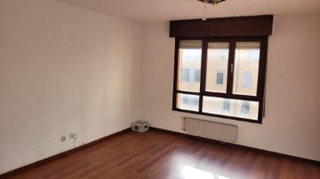 Apartment 3 Bedrooms in Pravia