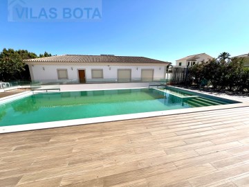 House 6 Bedrooms in Quelfes