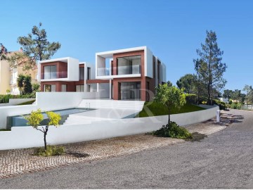 Luxury 4-bedroom villa with swimming pool near the